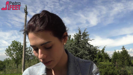 Smokin Fetish: A petra piace fumare le sue ciggaretes all'aperto