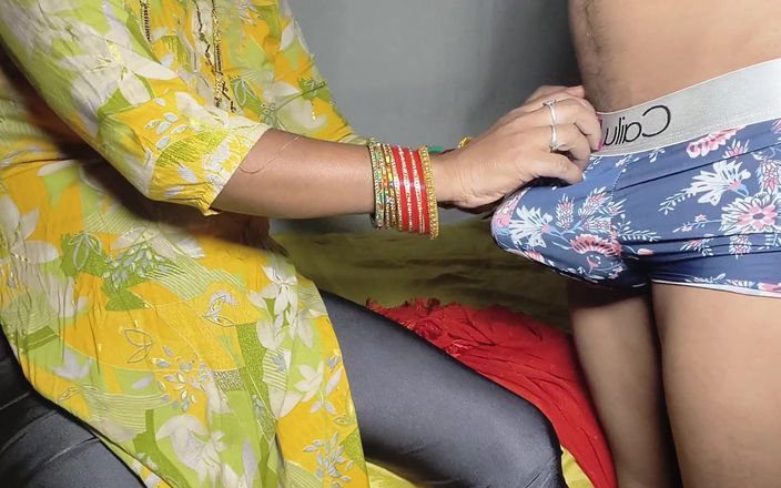 Desi anal: Hintli kadın sert seks videosu otelde