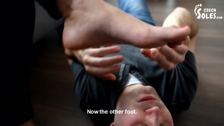 Czech Soles - foot fetish content: Bratty przyrodnia siostra zdominowała kult stóp