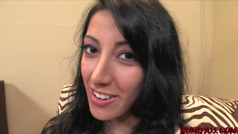 Hush Hush Entertainment: Kimberly gates pergi mencari petualangan dan mermuka whitezilla