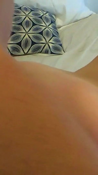 Latina seksi melihat saya semasa saya kencing