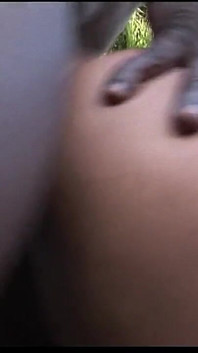 Ateşli siyah orta yaşlı seksi kadının pembe amcığı vahşi yolculukta büyük büyük zenci yarağı tarafından dolduruluyor