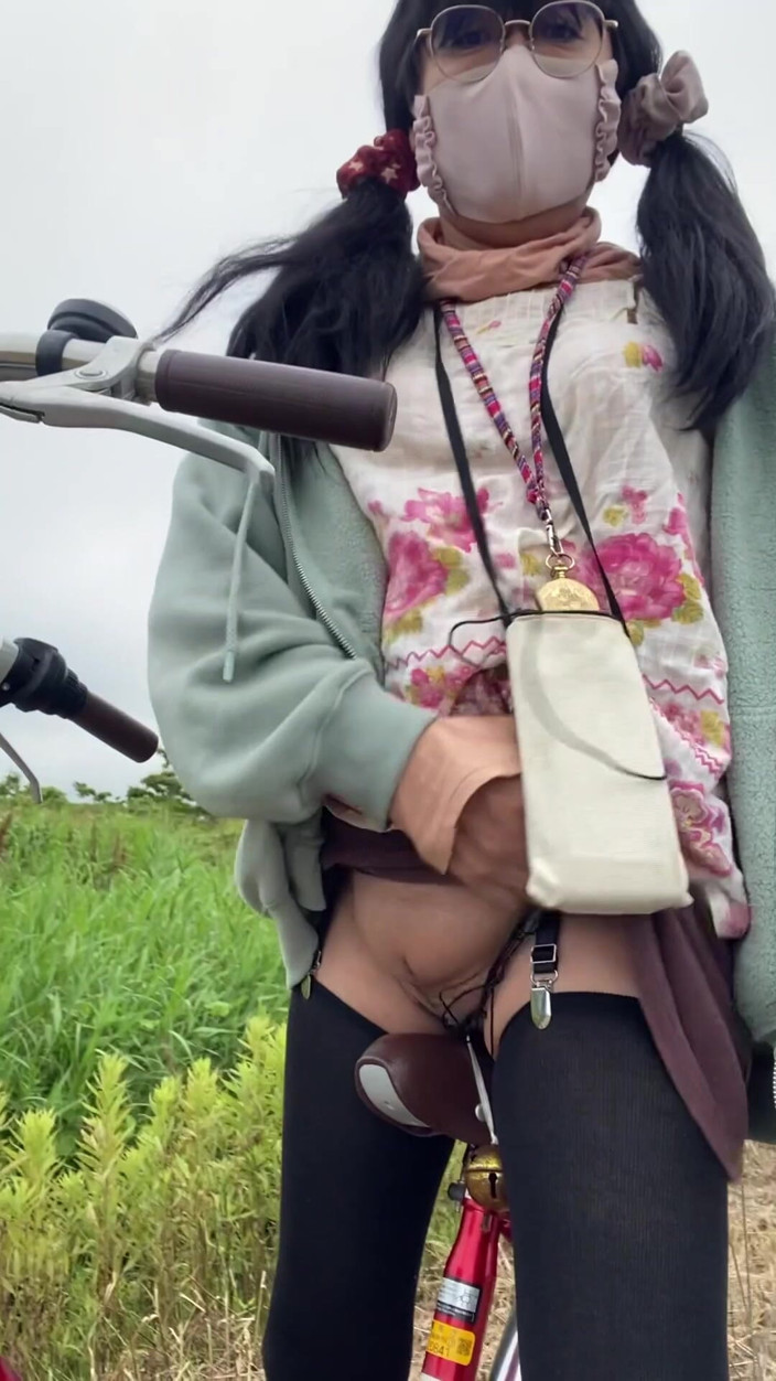 megu2002: No. 250: Exposing My Pussy on the Riverbank