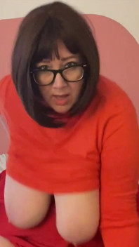 Velma je děvka pro svého souseda