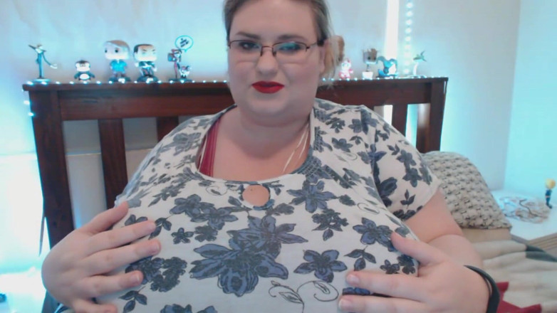 LaLaDelilah: Huge tits inflation