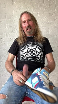 Longhairdude Wanks and Cums with Osiris Trainers, Torn Jeans, Tshirt