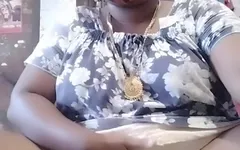 Gaaji Tamil vrouw vuile praat en oliemassage