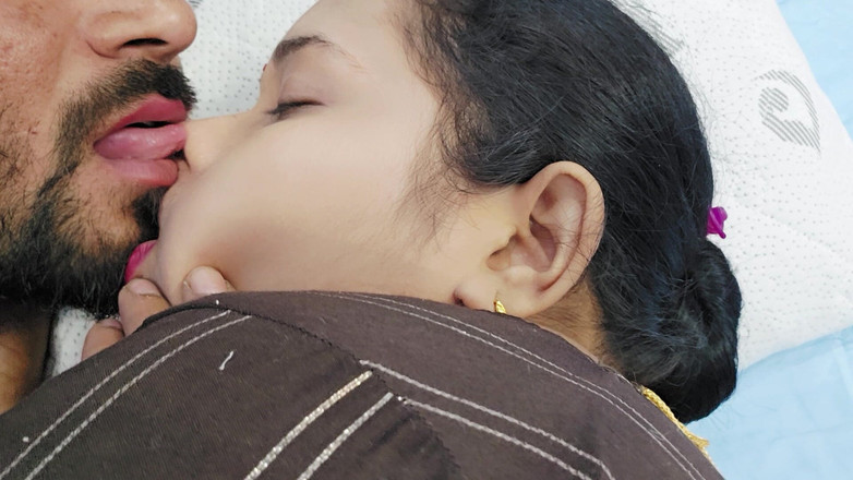 Payal studios: Une Cousine Sœur S’embrasse Et Suce Les Seins Et Romance