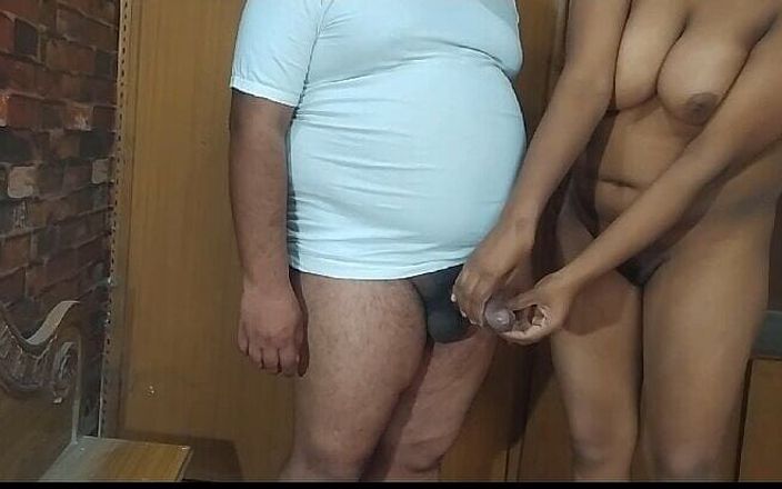 StepSiblingCaught: Tante seksi india lagi asik ngocok kontol pacarnya