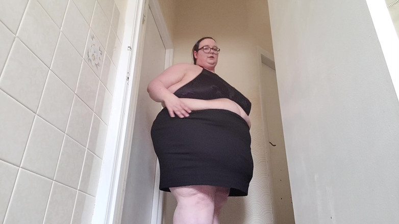 SSBBWLadyBrads: Ta grosse strip-teaseuse obèse