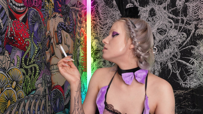 Vasya Sylvia: Inalare il dolce fumo di una sigaretta in un costume...
