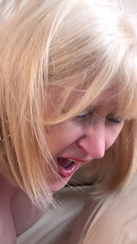 AuntJudysXXX - Tetona Madura Grandota Madrastra Catherine Puede Seducir a Su Hijastro Travieso