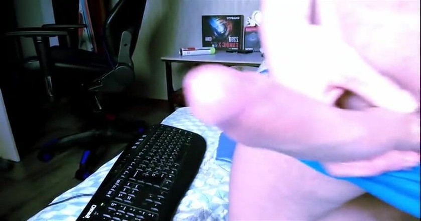qaz11: Handjob on cam-4