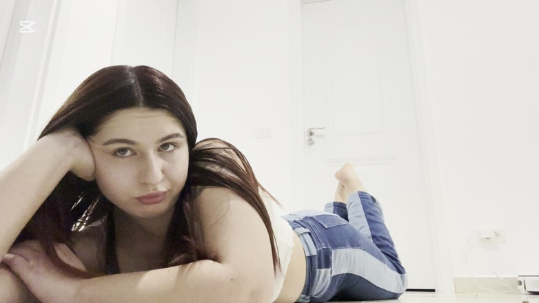 NipsAndStrips: Saya Mahu Awak Mengira Kentut Saya!