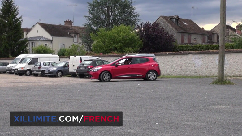 French girls at work: Bertiga dengan pemeriksa sekolah memandu