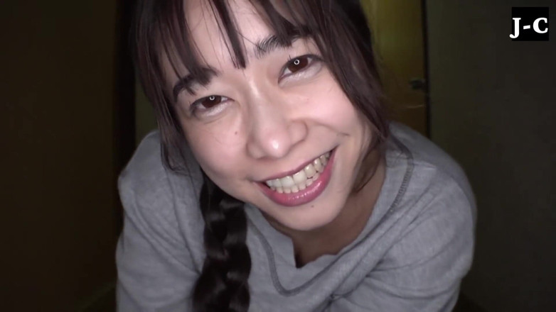 J-Cams: Two Women Share a Daring Date of Wet Kisses and...