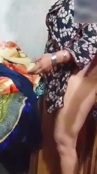 ghar men akele bare stan vaali bhaabhi episod 2