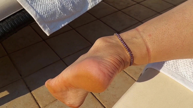Selena701: Selena, femme blonde mature, aime le corps nu en gros...