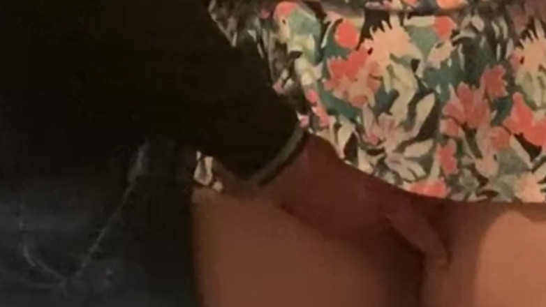 Niki studio: Omg! a Perverted Stranger Masturbates Me on Subway