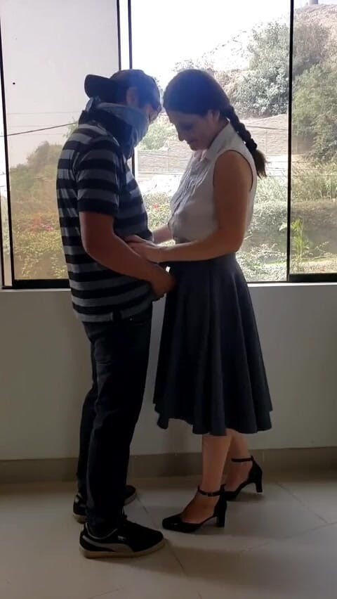 Agnes Swallow: Secretary Gives Me a Blowjob and Pisses with Excitement