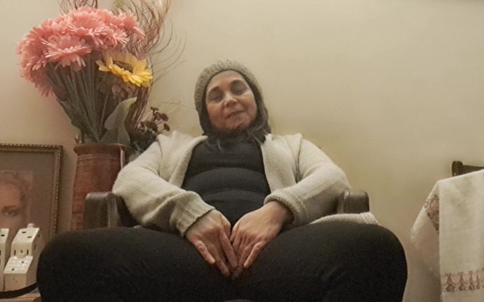 Mommy big hairy pussy: JOi španělská macecha honí