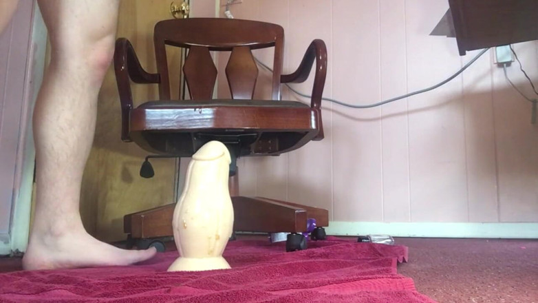Anal gape kings throne: AnalGapeKing - self pěst a pak dřep na 4 v širokém robertku