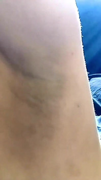 赤裸上身的亚洲女神想要你崇拜她的阴户！第2卷