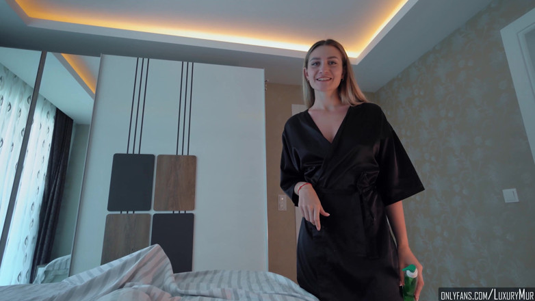 LuxuryMur: POV moje nevlastní sestra se chová jako děvka, chce mého...
