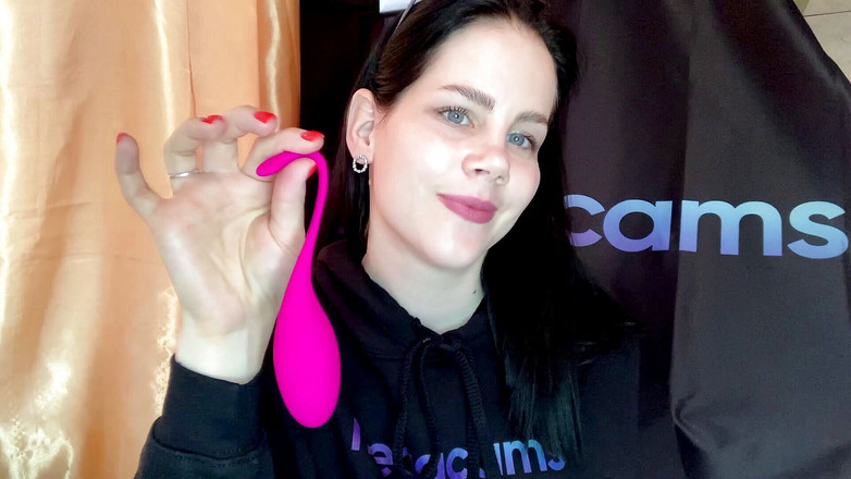 Anna Sky: Anna ukazuje vibro vejce ze Sohimi