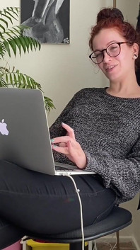 Boss behöver en ny knull leksak JOI intervju