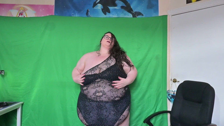 SSBBWLadyBrads: Stripping Out of My Clothes