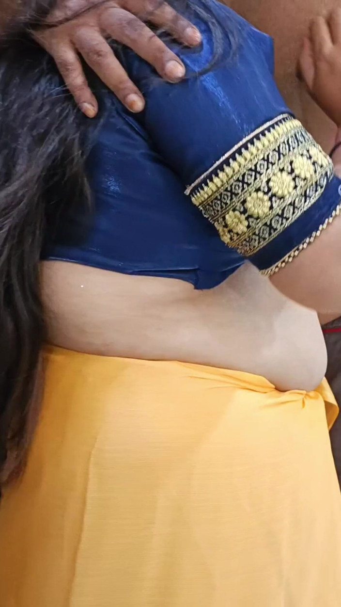 Catchybusty: मैंने जानबूझकर भाभी की साड़ी उतार दी