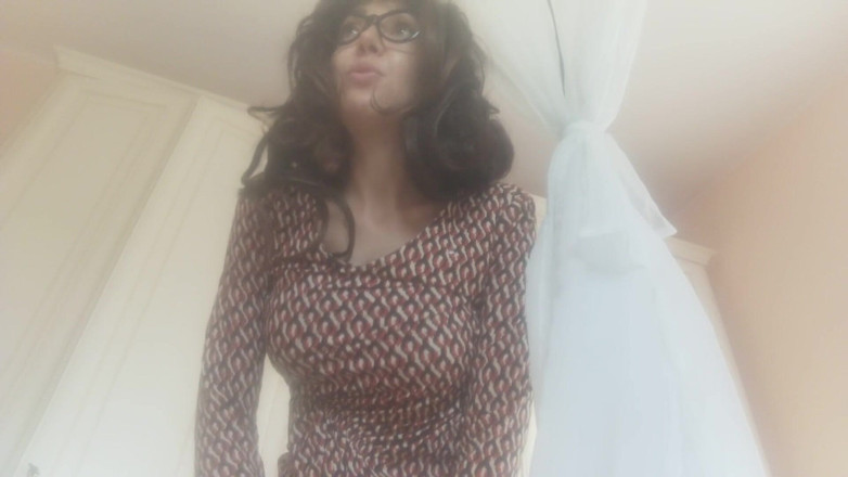 savannahamatoriale: Stepson! I found strange charges on my card. Confess!