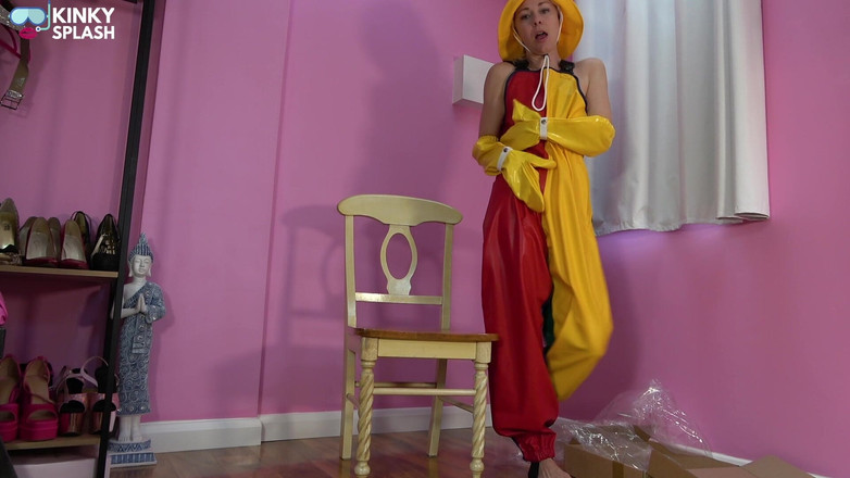 UKCuteGirl: Farmerrain Rainwear unbox - vinyl Pinafores, Zuidwest-West, Wantns &amp; Natte Fantasie