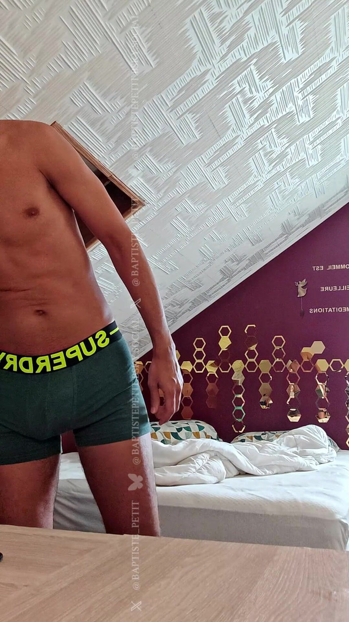 baptiste_petit: Smelly Boxers