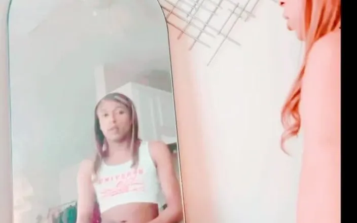 Yummie solos: Fat Dick Black Tranny Fucking Pocket Pussy