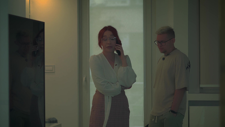 Toma Mur: 호텔에서 의붓아들과 침대를 공유하는 새엄마 - 질싸 쇼크!