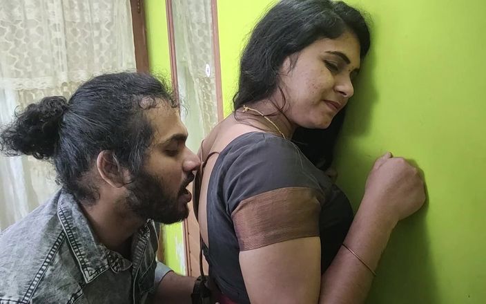 Vaigavarun45: Vaishnavy Ass Lick em Saree por Sharun Raja, Mallu Couple...