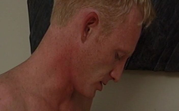 Just X Gays amateur porn: Due papà caldi si scopano a vicenda corpi sudati duri...