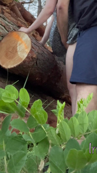 Teen stoppt mit ihrem papi im wald, um zu ficken