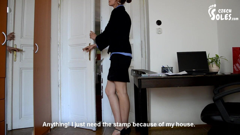 Czech Soles - foot fetish content: Целуй мои ступни или покинь офис