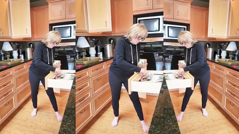 MarieRocks: GILF più sexy del mondo nella sua cucina