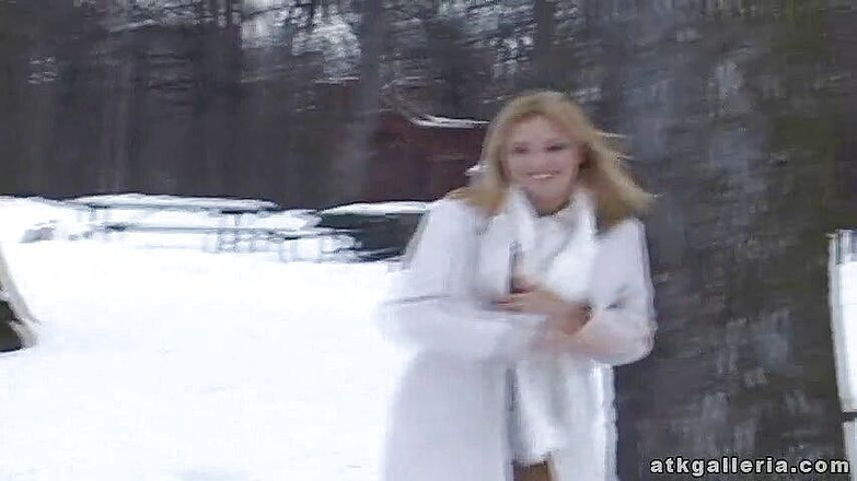 ATK Solo: Crissy melancap di dalam kereta