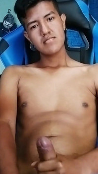 Joven Latino Se Corre