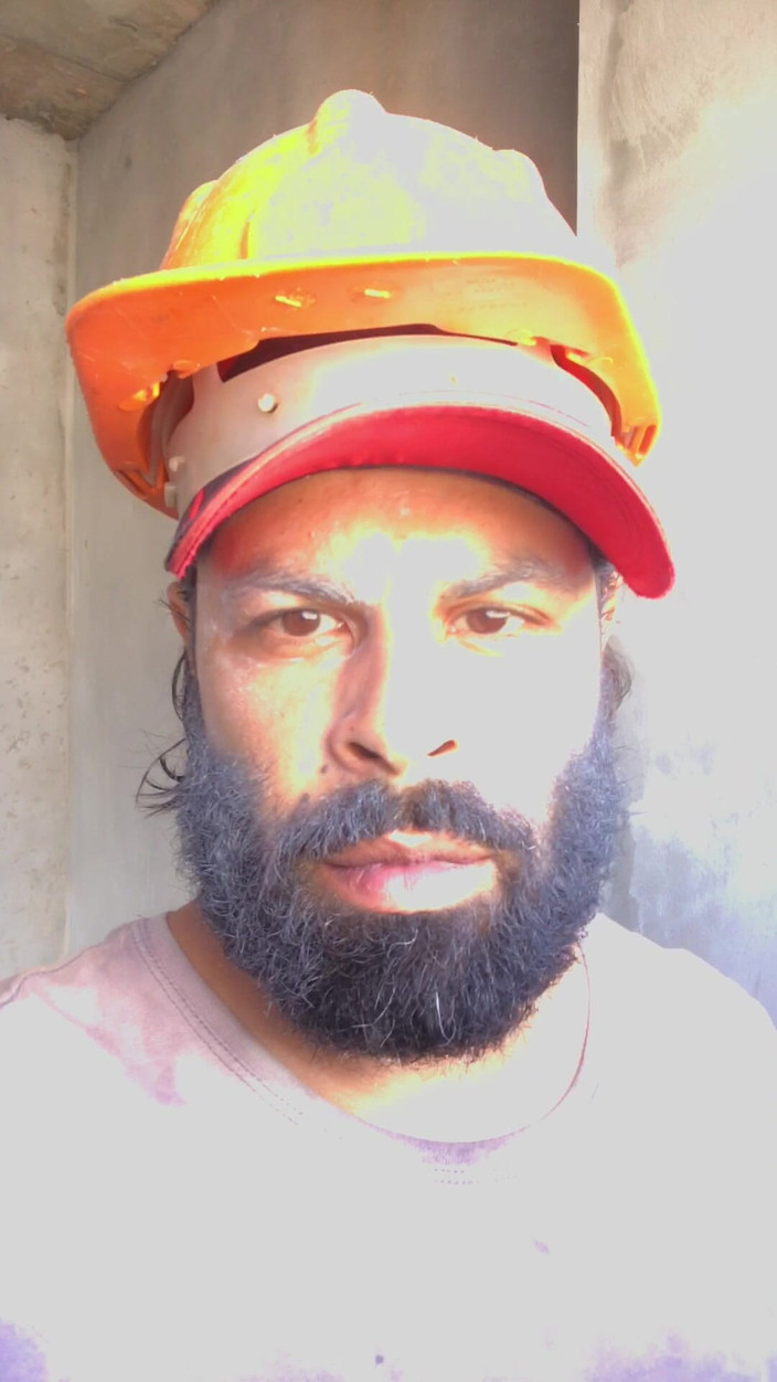 i7Bernard: 건설 업계에서 자위의 그림자