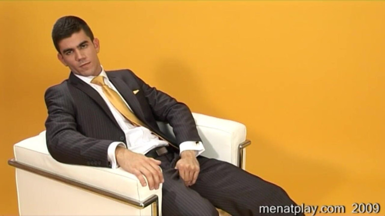 MenAtPlay: Max Schutler Showcase