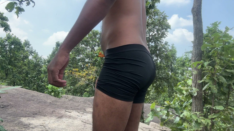 ISHNAV: Je fléchisse mon corps avec ma bite percée et mon...