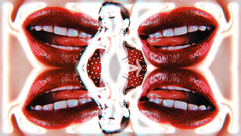 Goddess Misha Goldy: Fumante lipsoholia! LOOP!!!