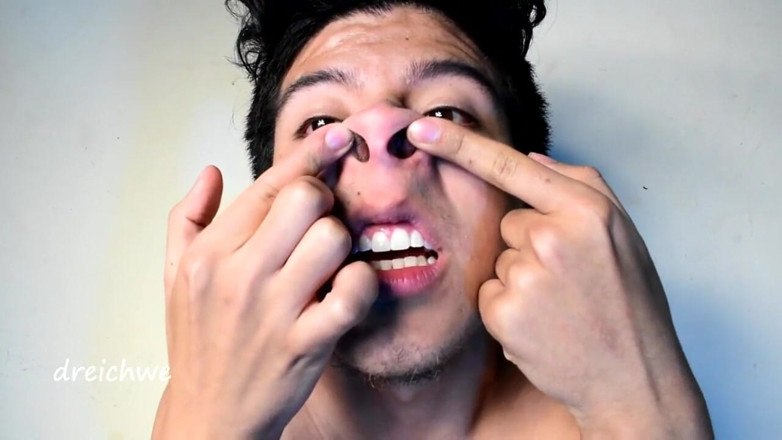 Dreichwe: Nose fetish