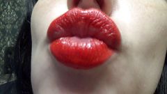 Goddess Misha Goldy: Polib mě, zlato! Červená rtěnka a velké sexy rty fetiš